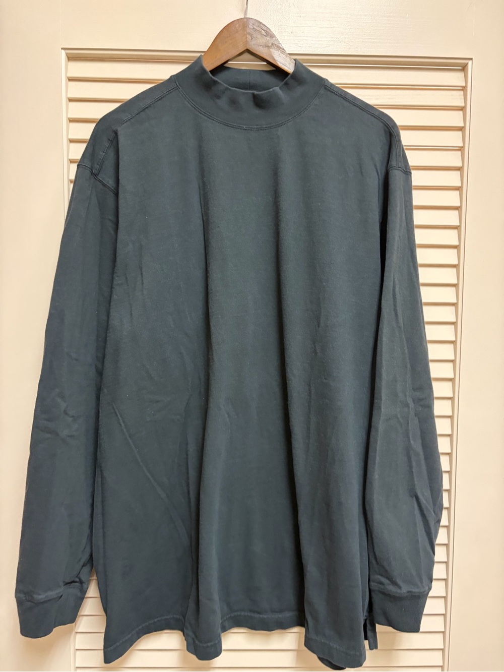 Duluth Trading Mock Neck Shirt Mens XL Black Longtail Relaxed Fit Outdoors Tee